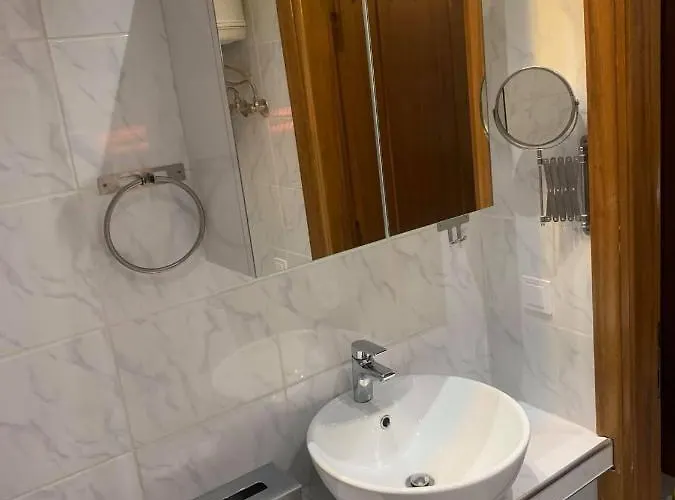 Appartement Ano Poli 3 *