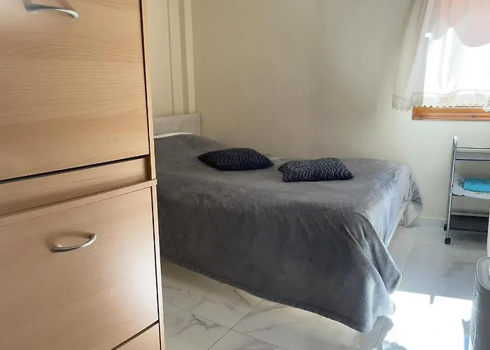Ano Poli 3 Apartman *